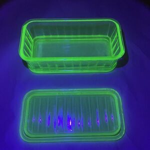 Anchor‎ Hocking Vaseline Green Depression Glass Container W Lid UV Reactive